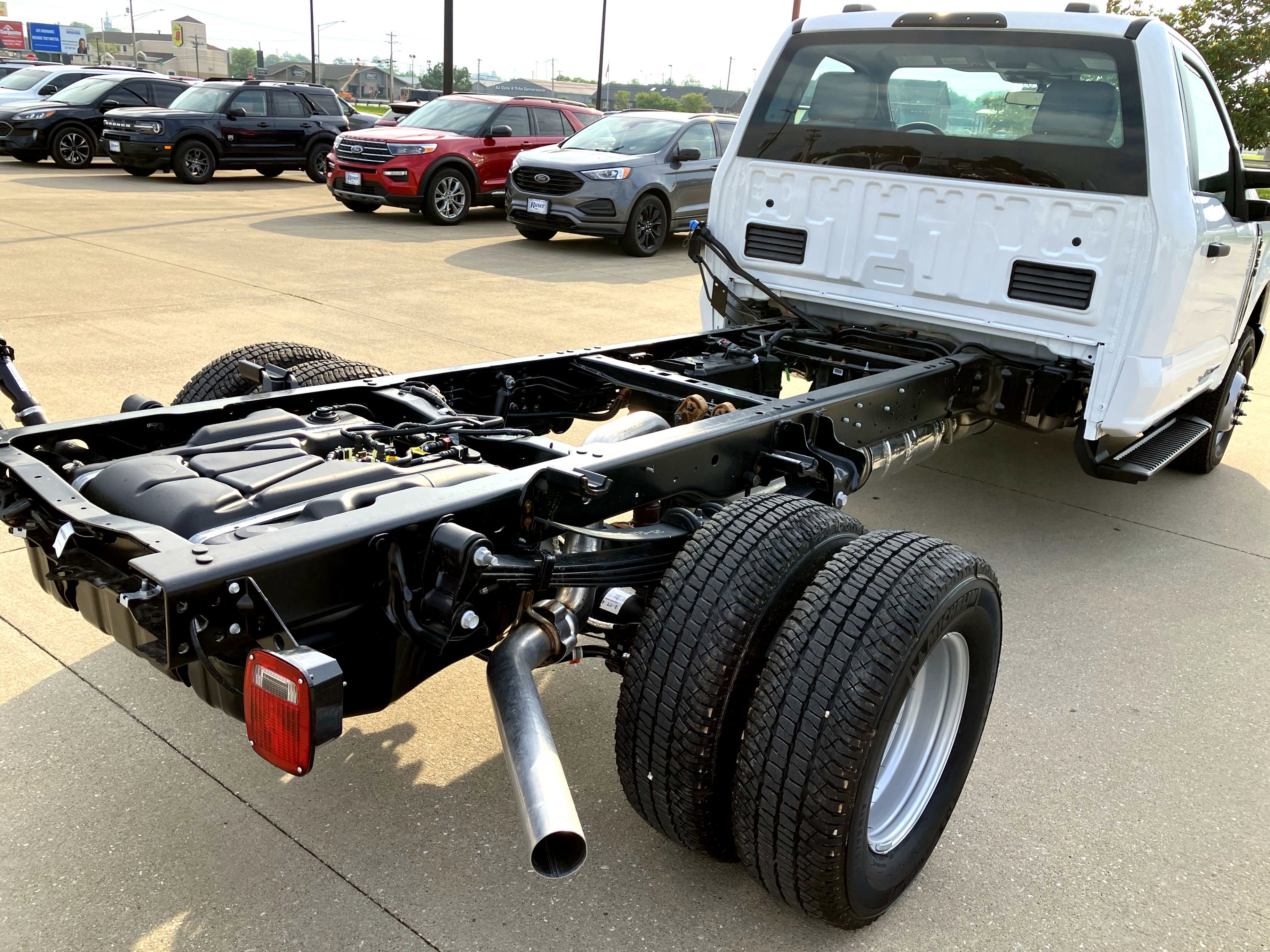 New 2025 Ford F350 XL w/ XL Chrome Package image 5
