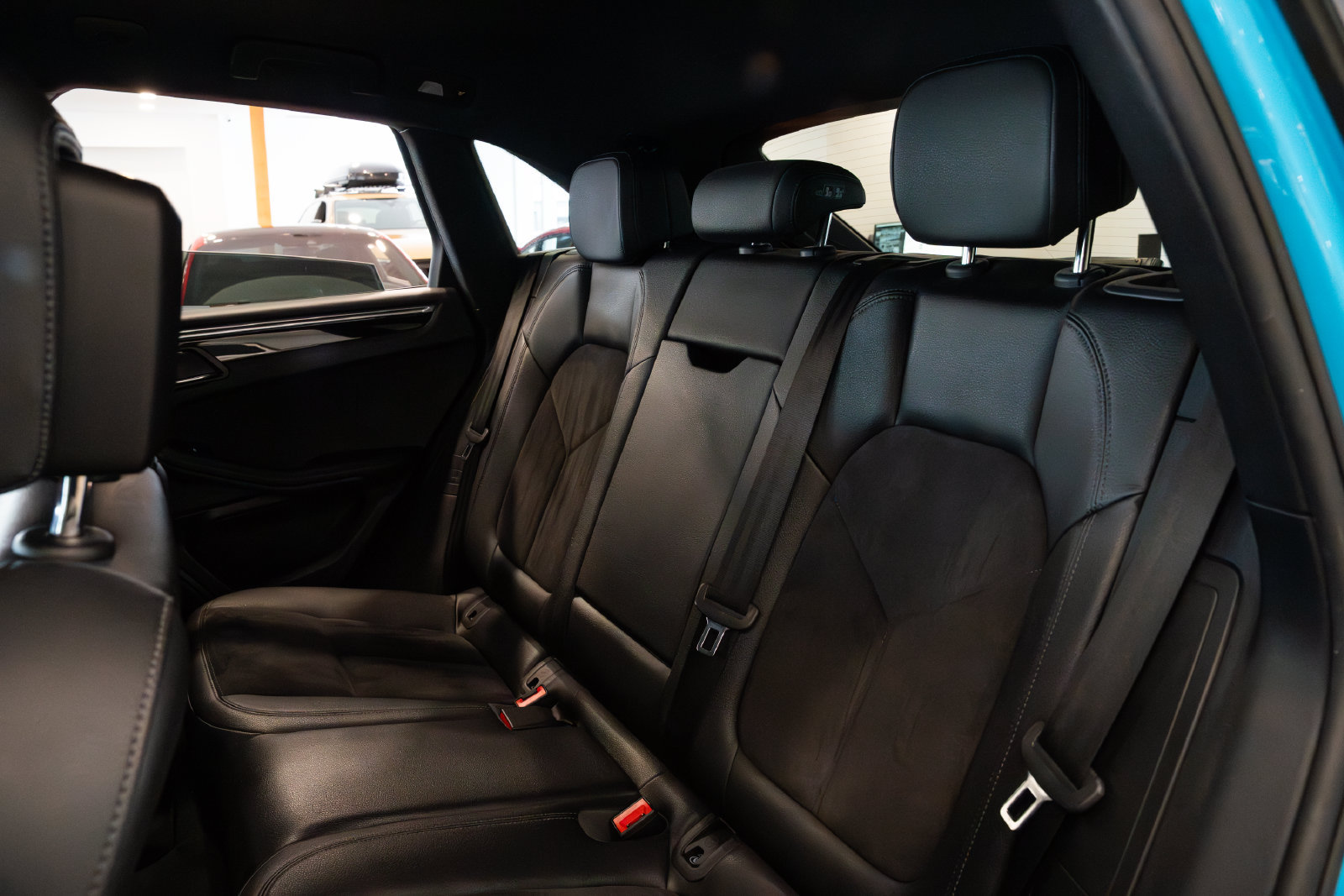 Used 2019 Porsche Macan w/ Premium Package AWD/4WD image 21