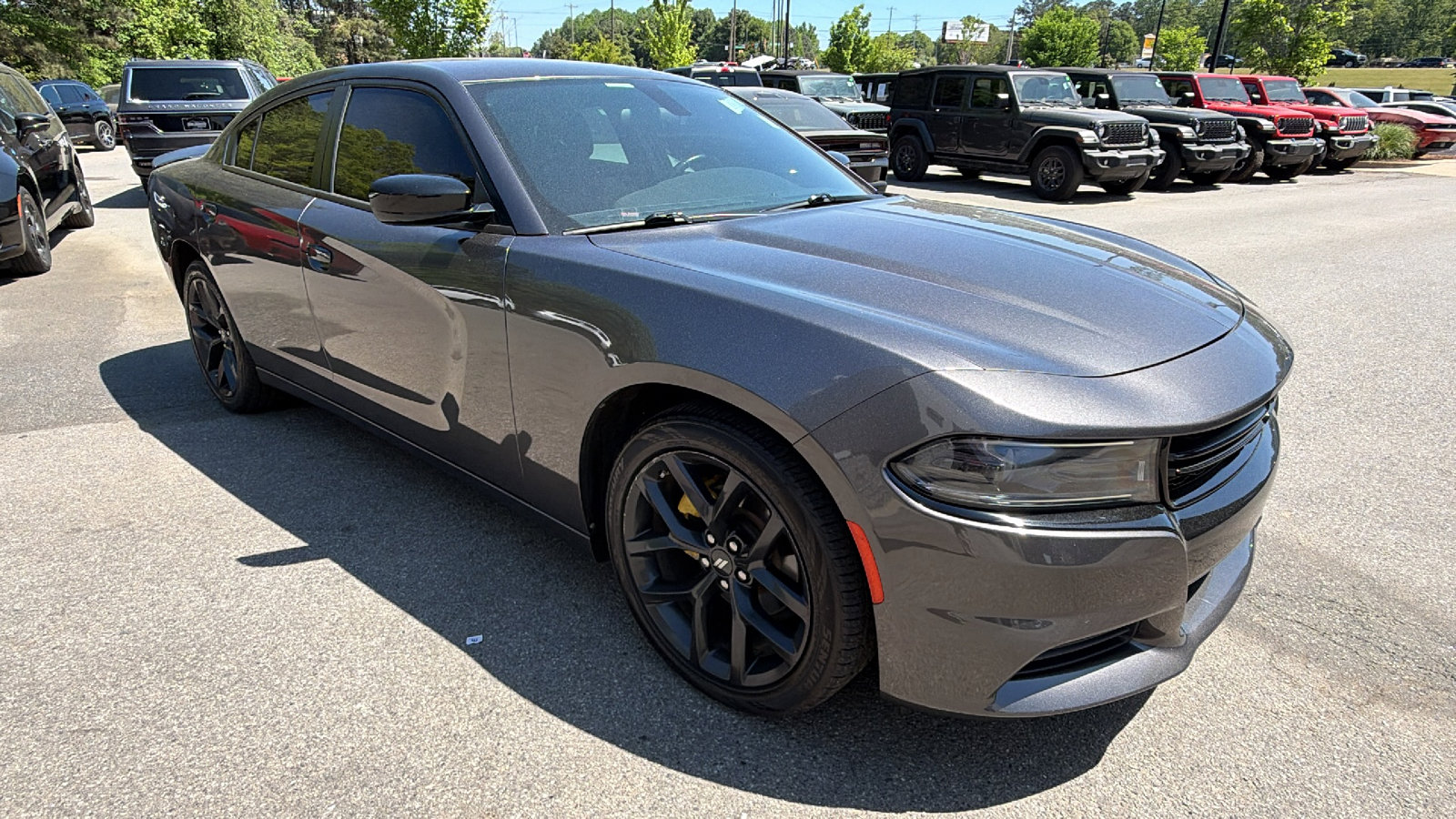 Used 2022 Dodge Charger SXT w/ Blacktop Package image 5