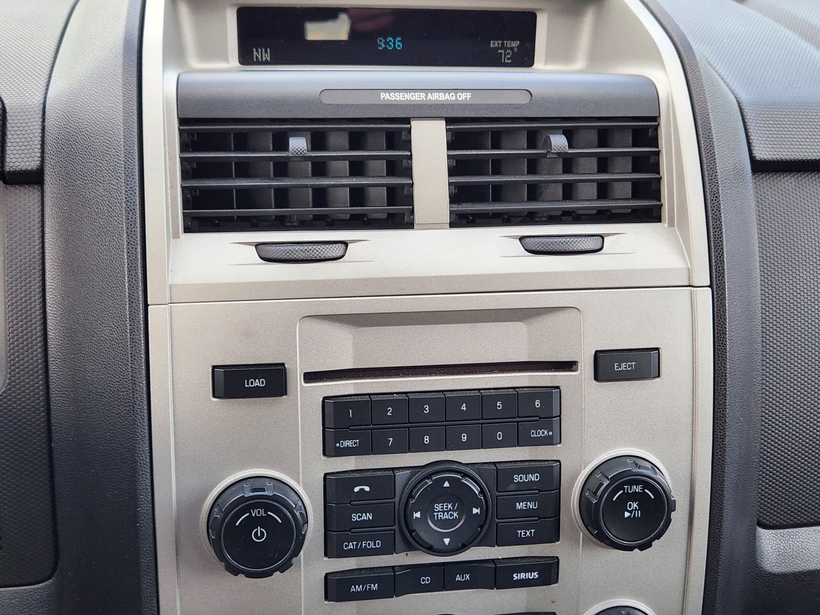 Used 2010 Ford Escape XLT image 7