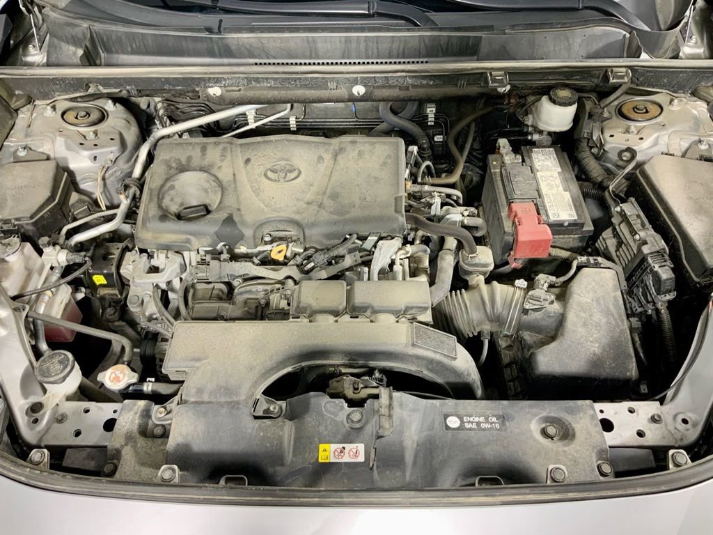 Used 2021 Toyota RAV4 LE image 6