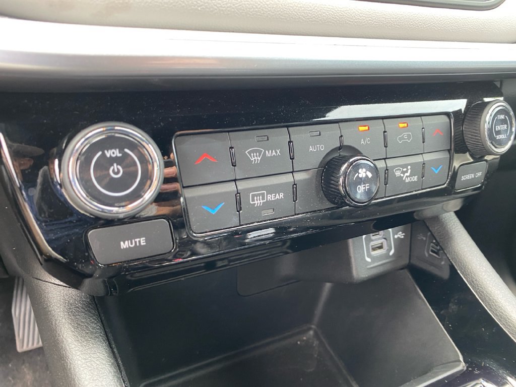 Used 2026 Jeep Compass Limited AWD/4WD image 16