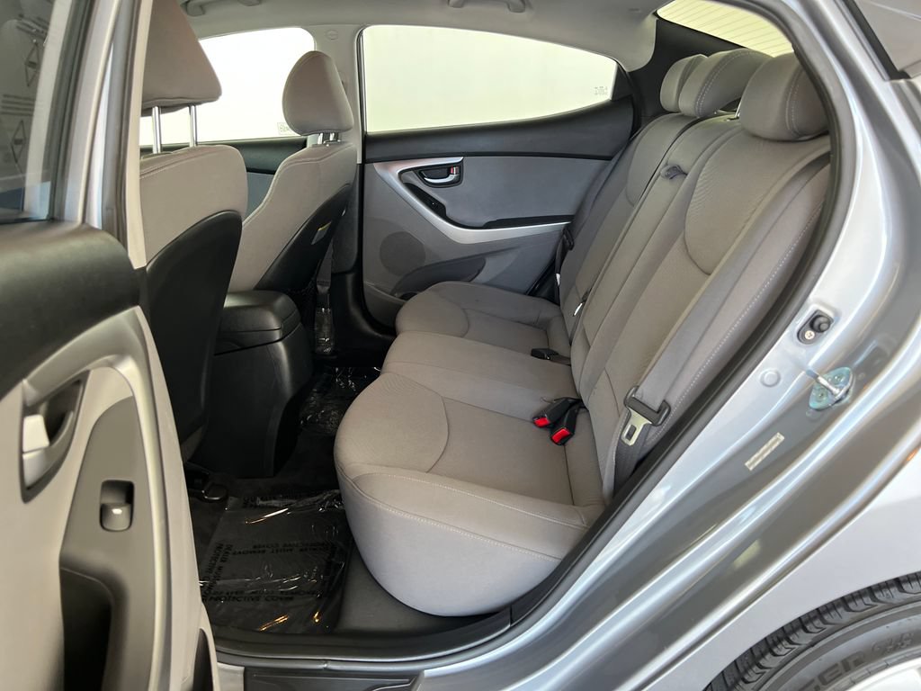 Used 2015 Hyundai Elantra SE FWD image 24