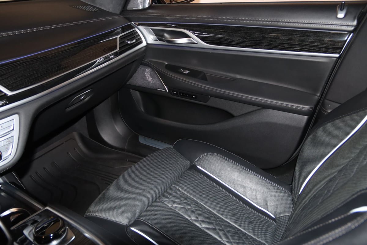Used 2019 BMW 750i RWD image 55
