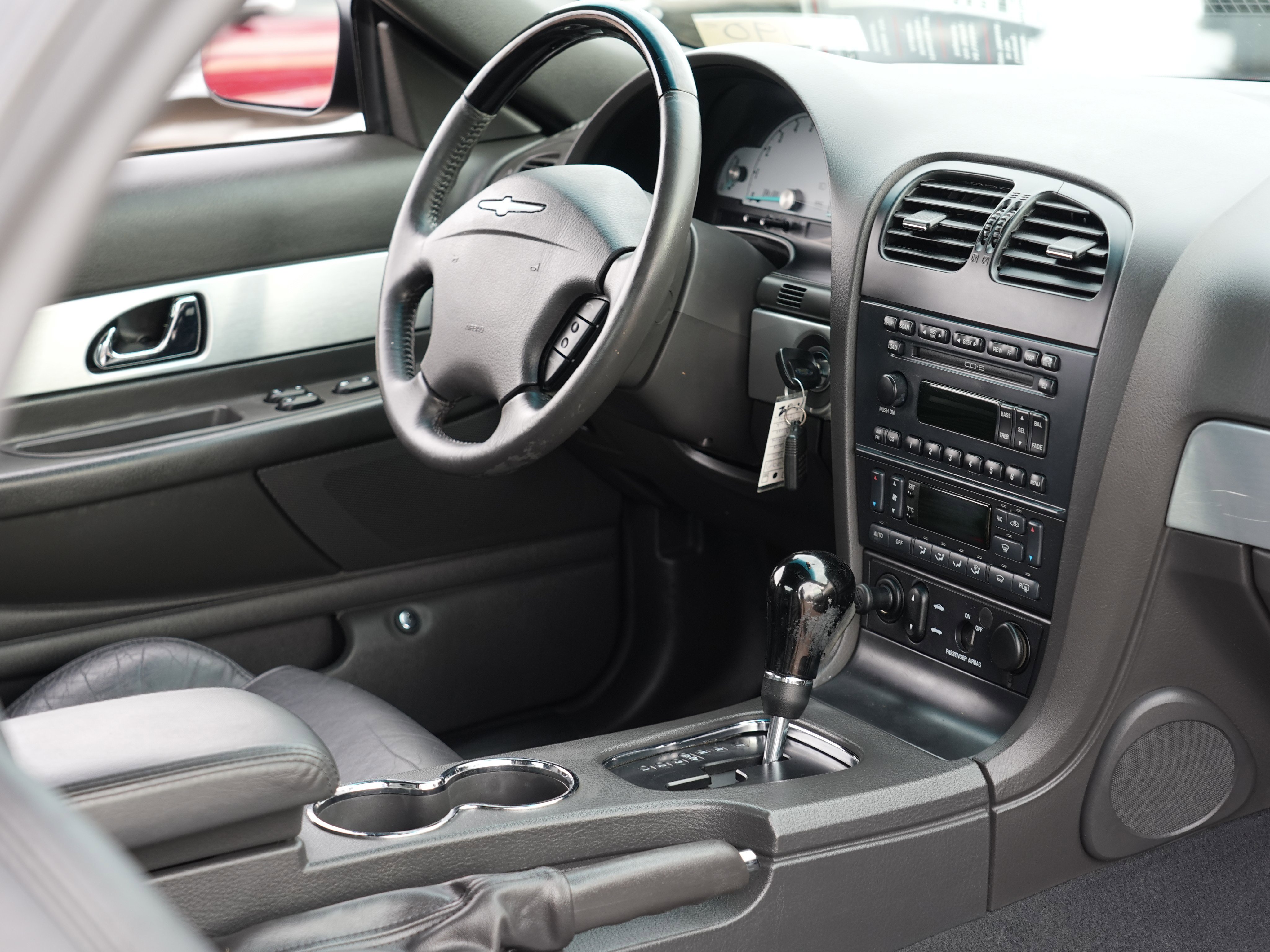 Used 2002 Ford Thunderbird image 26