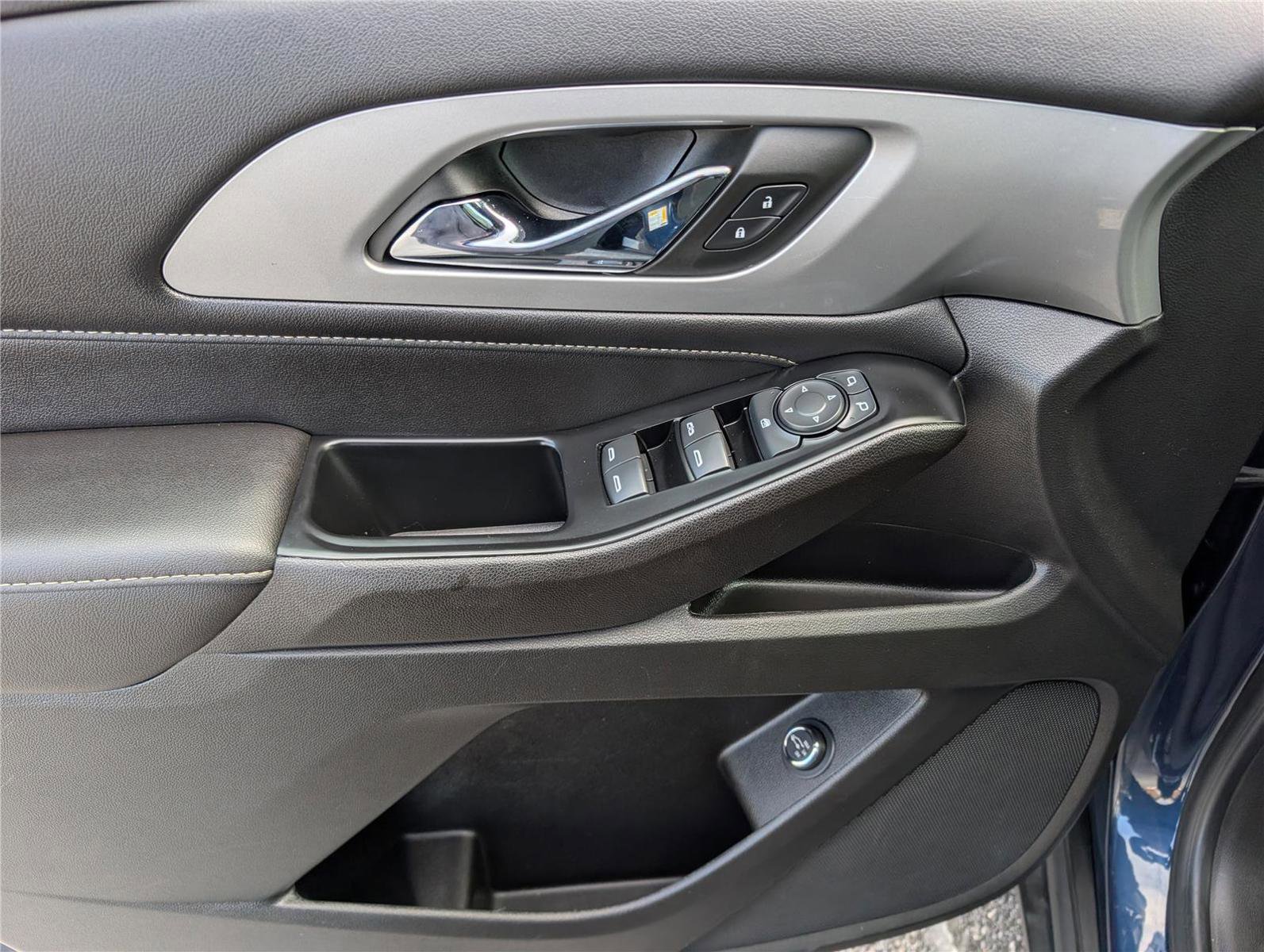 Used 2022 Chevrolet Traverse LT w/ LPO, Floor Liner Package image 22