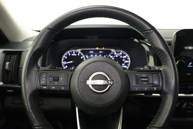 Used 2023 Nissan Pathfinder SL AWD/4WD image 16