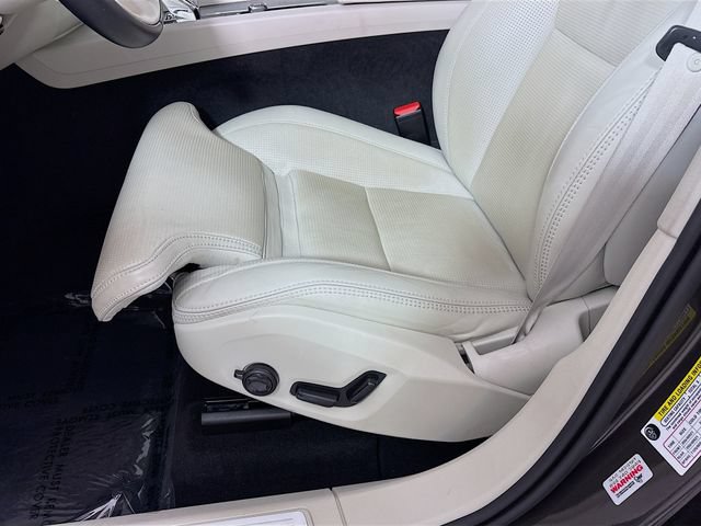 Used 2023 Volvo XC60 B6 Ultimate w/ Climate Package AWD/4WD image 24