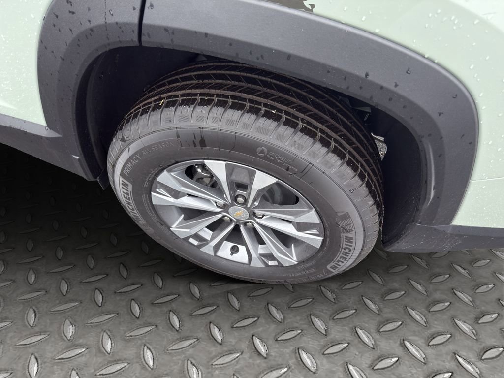 New 2026 Chevrolet Equinox LT image 24