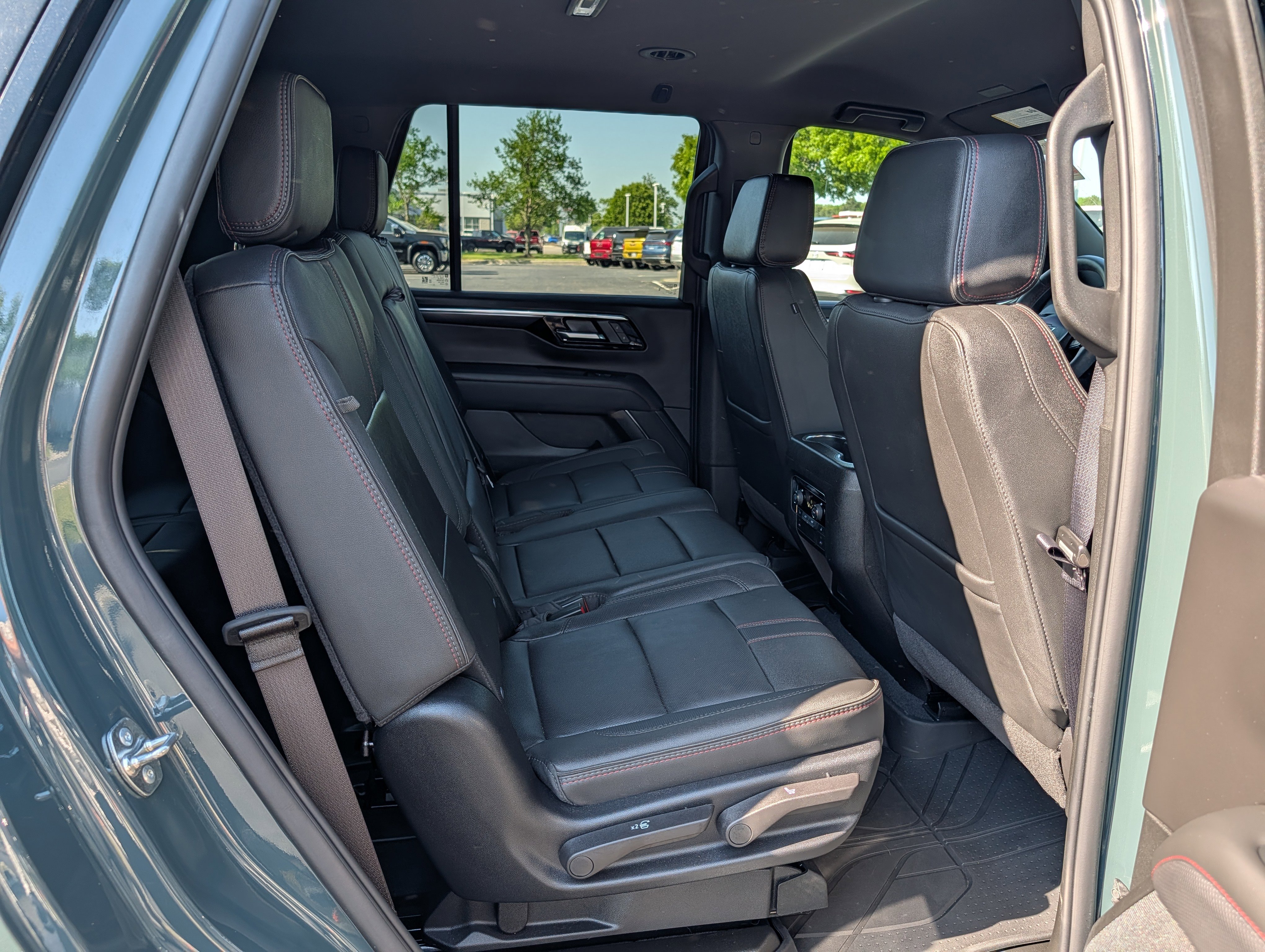 Used 2026 Chevrolet Tahoe RST w/ Comfort Package image 18