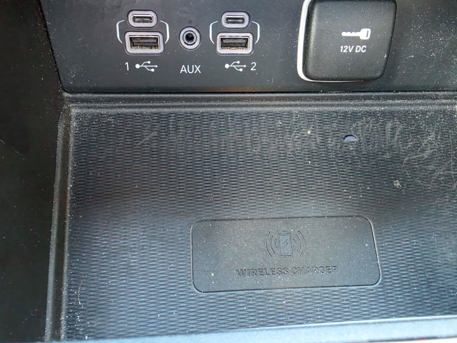 Used 2023 Jeep Grand Cherokee Overland w/ Luxury Tech Group IV AWD/4WD image 20