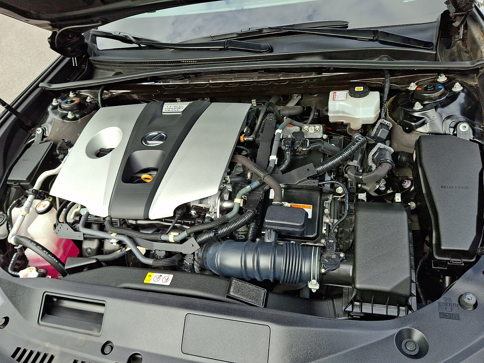 Certified 2021 Lexus ES 300h w/ Accessory Package FWD image 30