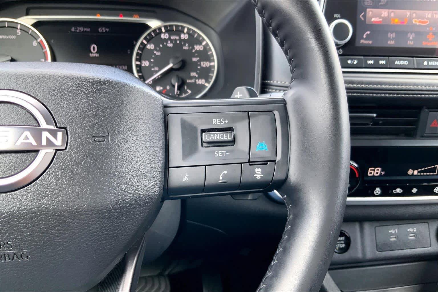 Used 2025 Nissan Rogue SV w/ SV Premium Package FWD image 25