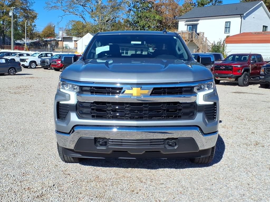 Used 2025 Chevrolet Silverado 1500 LT image 2