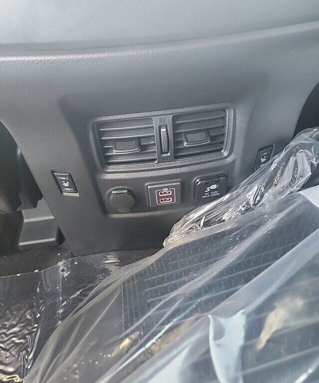 New 2023 Nissan Titan PRO-4X w/ Pro-4x Convenience Package image 4