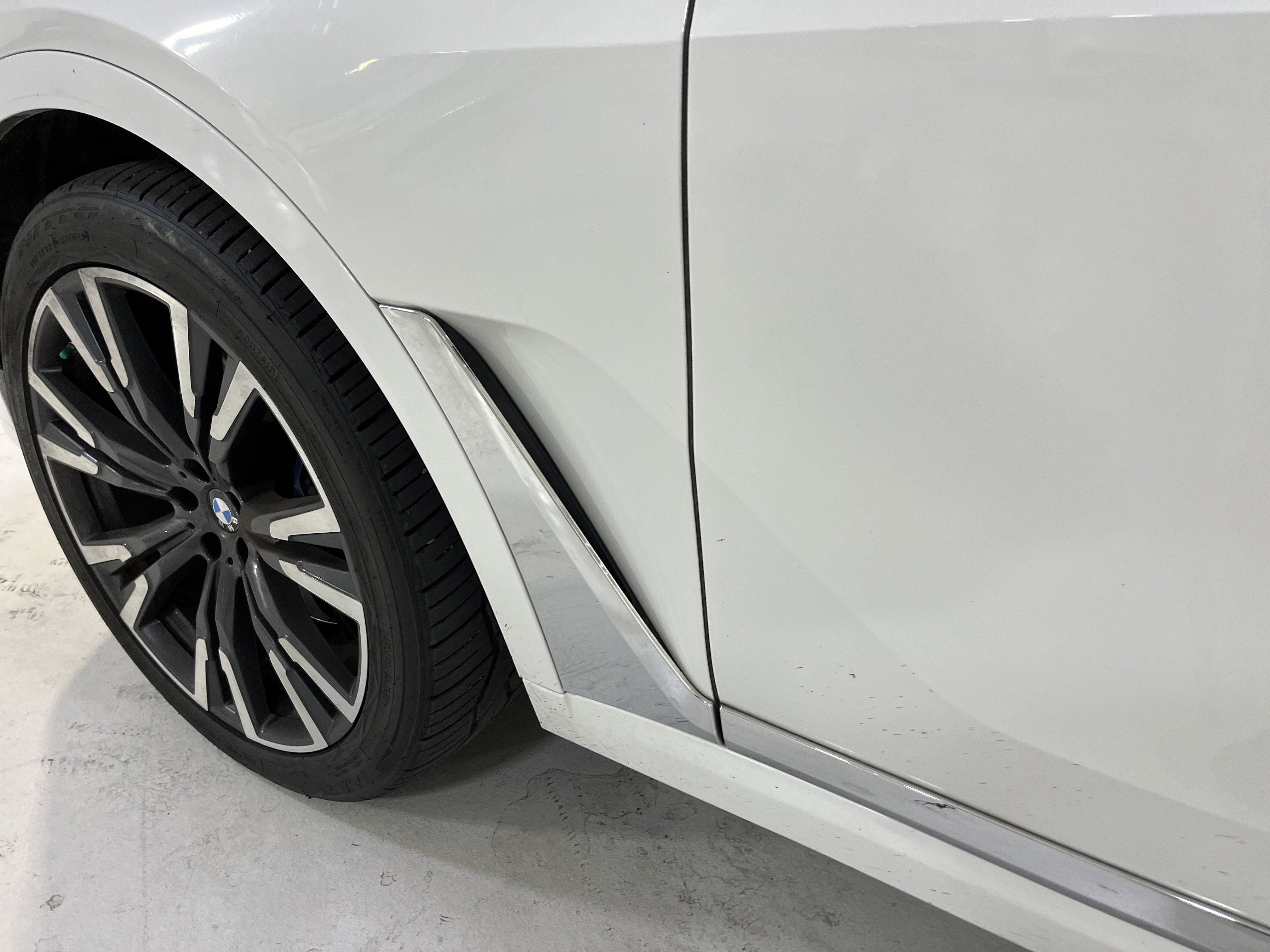 Used 2021 BMW X7 xDrive40i w/ Premium Package image 7