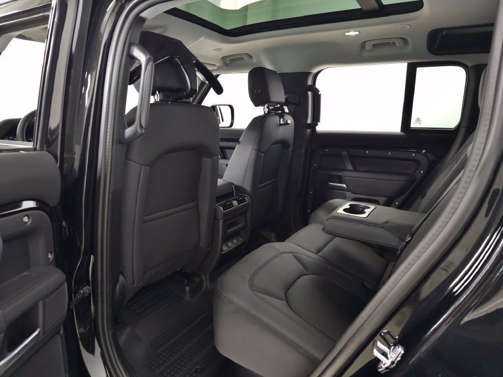 Certified 2025 Land Rover Defender 110 S AWD/4WD image 36