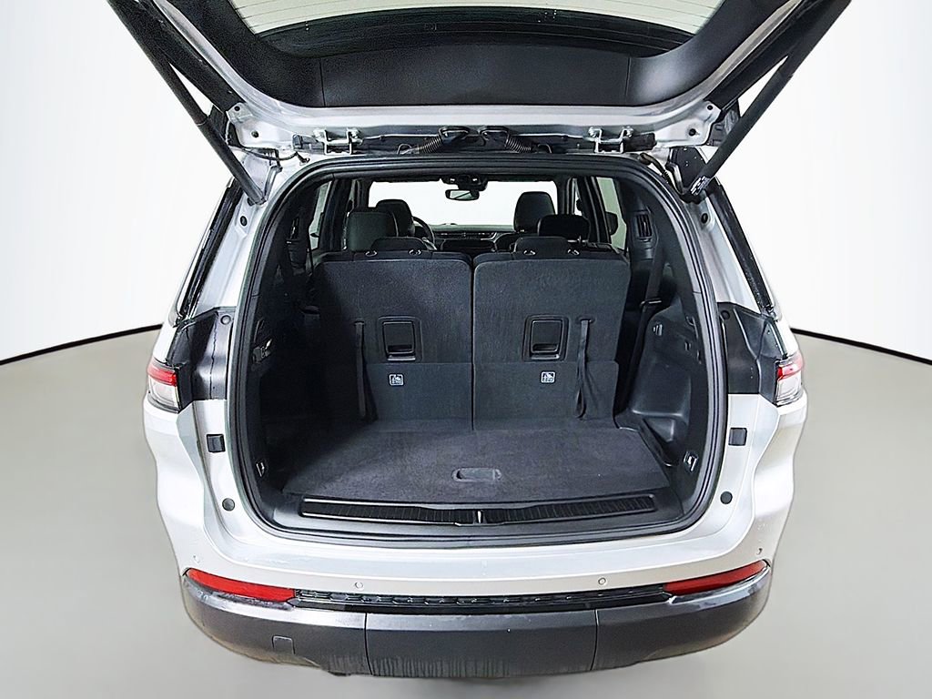 Used 2023 Jeep Grand Cherokee L Laredo image 15