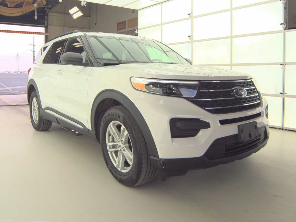 Used 2020 Ford Explorer XLT image 1