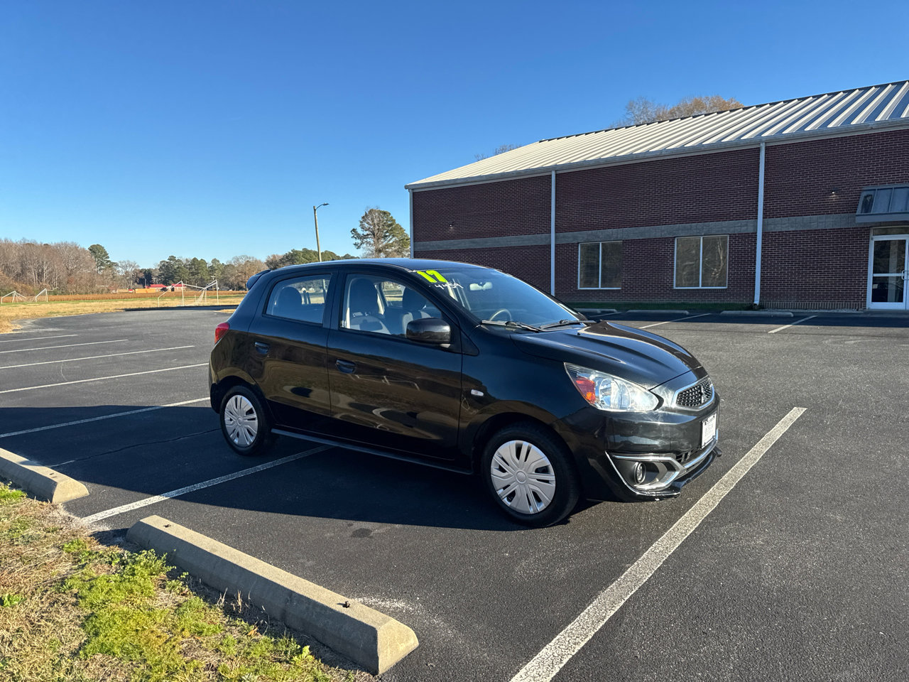 Used 2017 Mitsubishi Mirage ES image 2