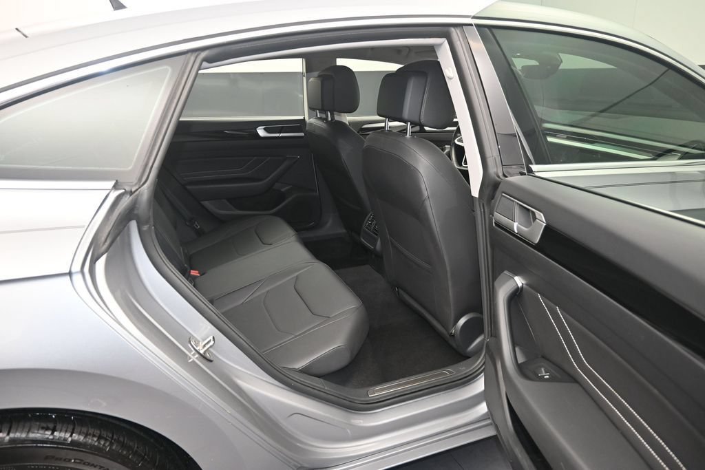Used 2021 Volkswagen Arteon SE FWD image 10