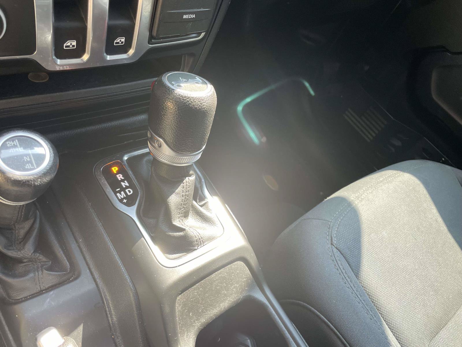 Used 2018 Jeep Wrangler Sport AWD/4WD image 31