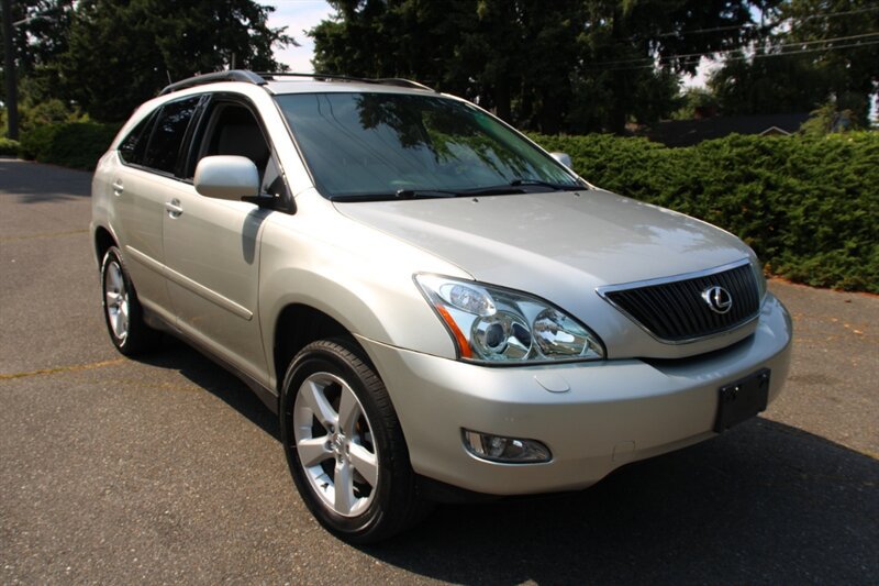 Used 2005 Lexus RX 330 AWD w/ Premium Plus Pkg image 2