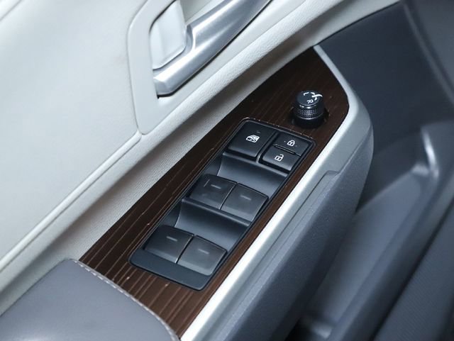 Used 2024 Toyota Sienna XLE image 20