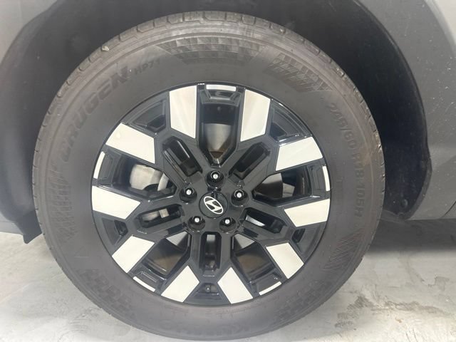 Used 2025 Hyundai Santa Cruz SEL FWD image 11