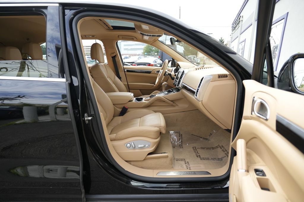 Used 2016 Porsche Cayenne AWD/4WD image 34
