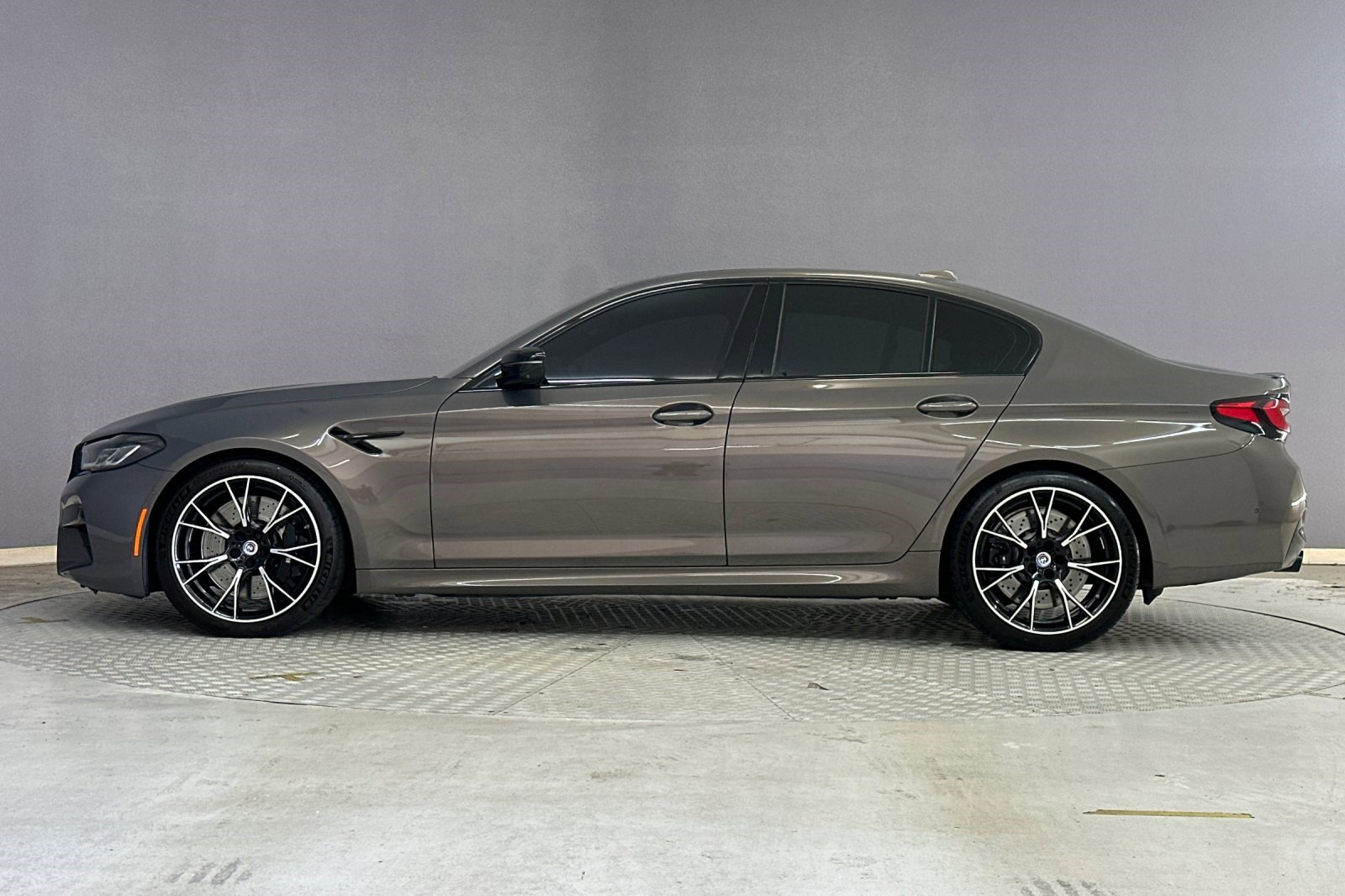 Used 2023 BMW M5 w/ Competition Package image 2