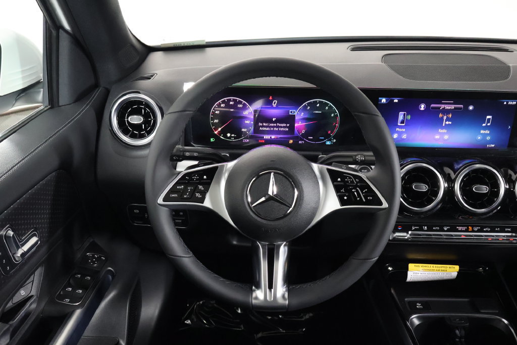 New 2026 Mercedes-Benz GLB 250 image 3
