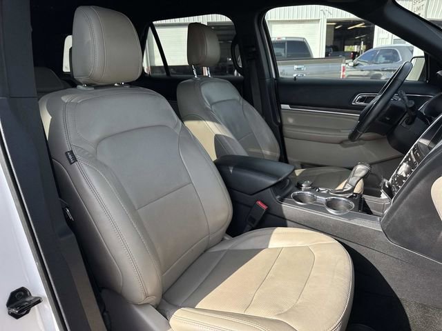 Used 2018 Ford Explorer Limited image 11