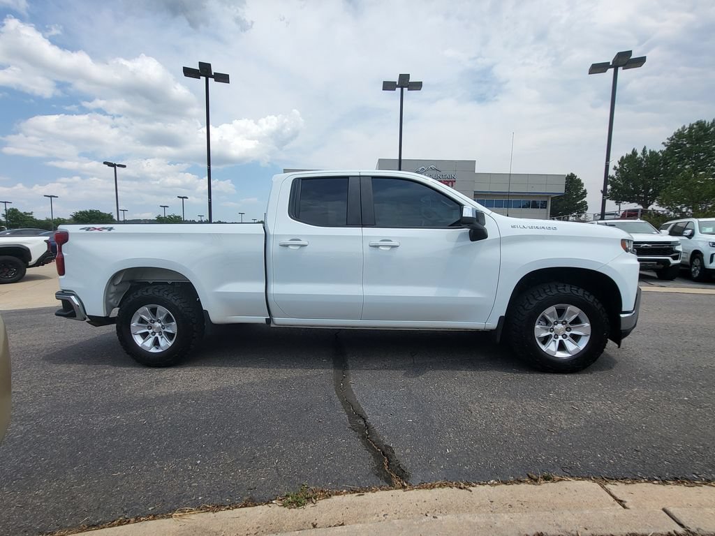 Used 2021 Chevrolet Silverado 1500 LT AWD/4WD image 3