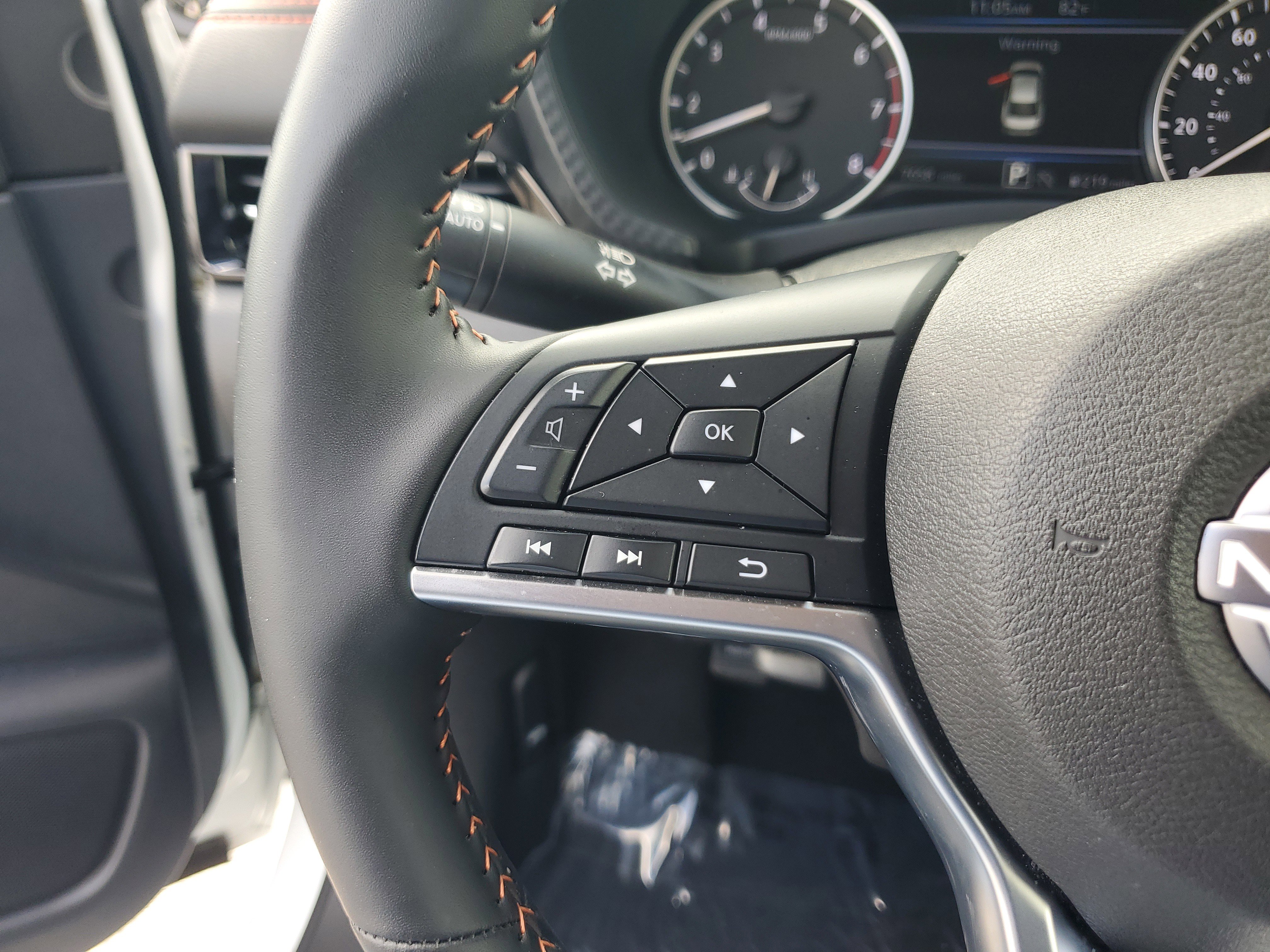 Certified 2025 Nissan Sentra SR w/ Midnight Edition image 25