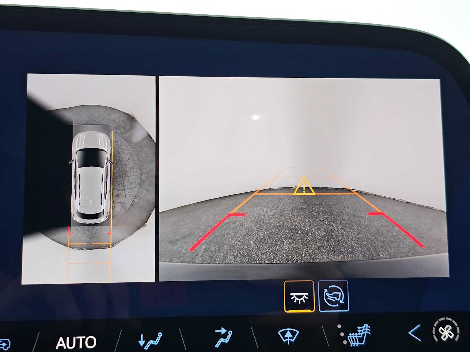 Used 2024 Chevrolet Equinox EV LT FWD image 28