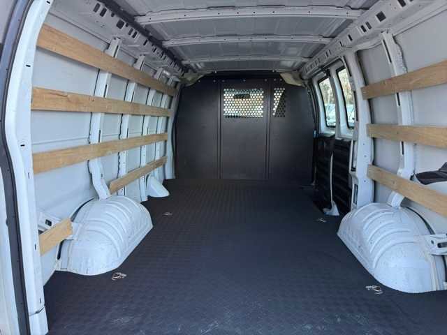 Used 2024 GMC Savana 2500 w/ Driver Convenience Package image 14