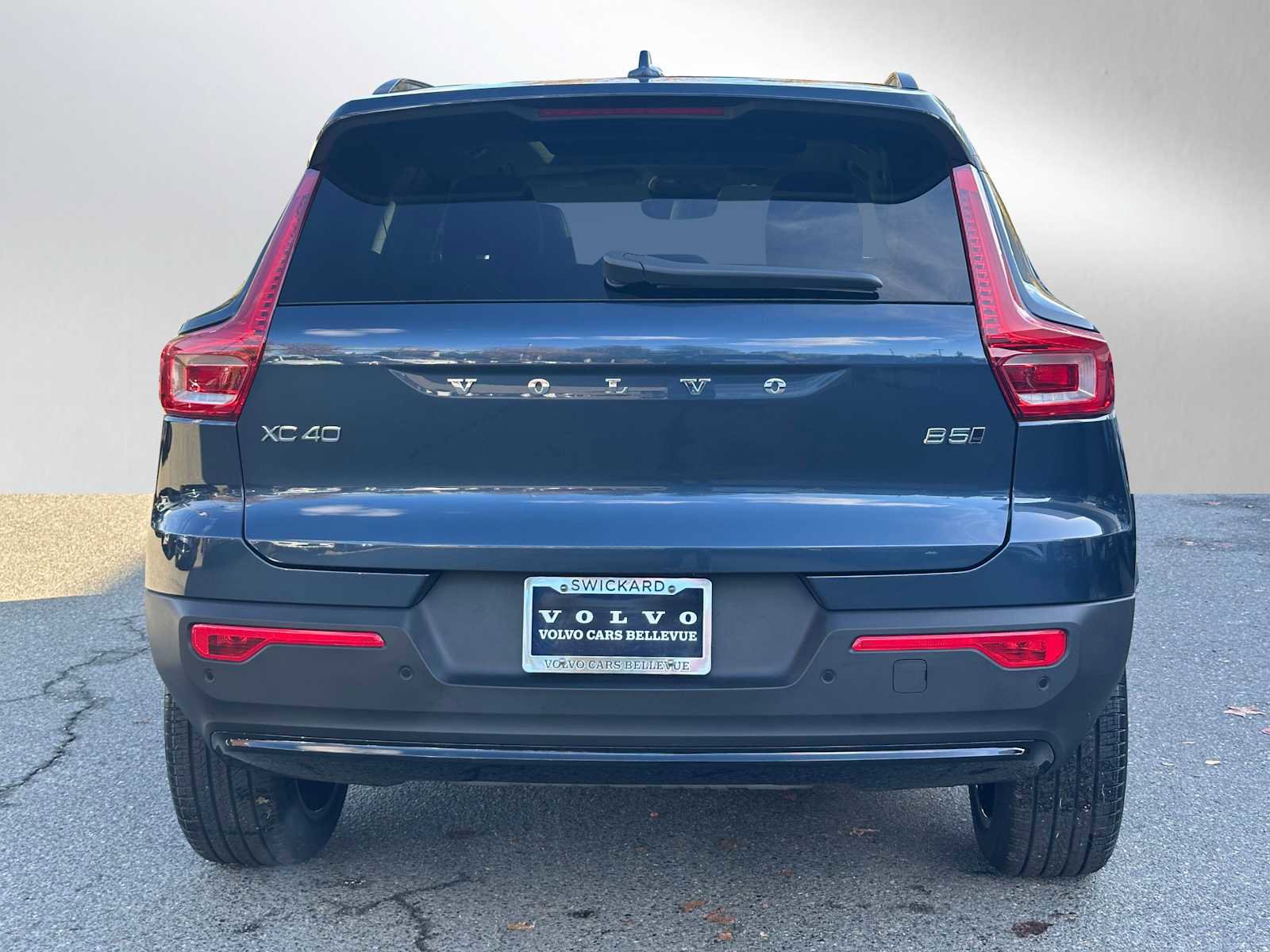 New 2026 Volvo XC40 B5 Ultra w/ Protection Package Premier image 4