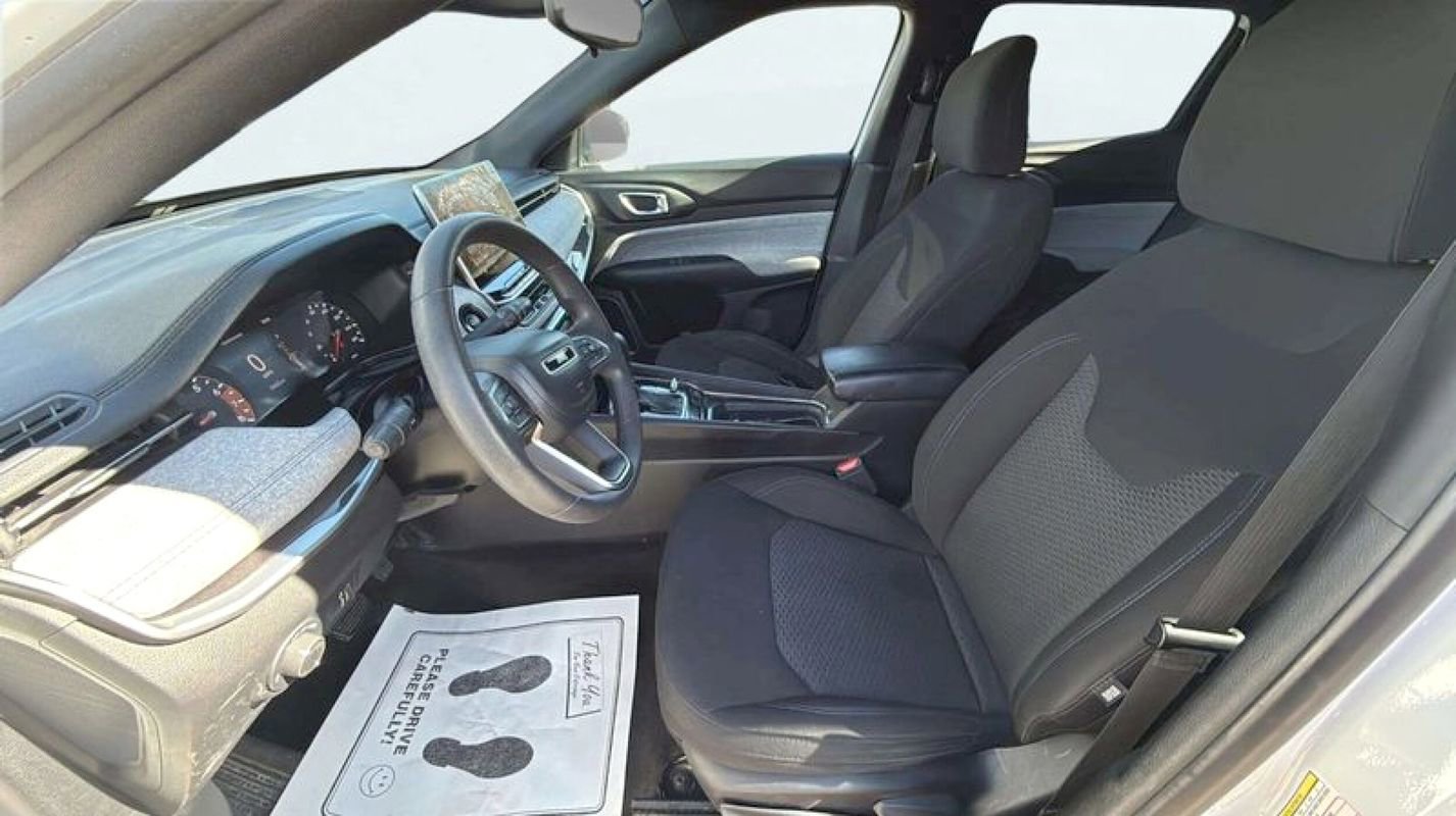 Used 2023 Jeep Compass Sport image 13