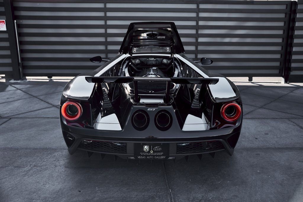 Used 2020 Ford GT Carbon Series image 32