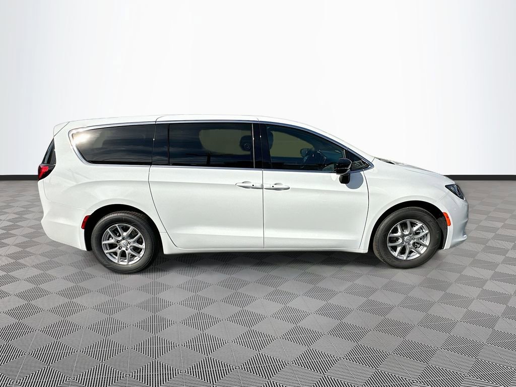 New 2026 Chrysler Voyager LX FWD image 8