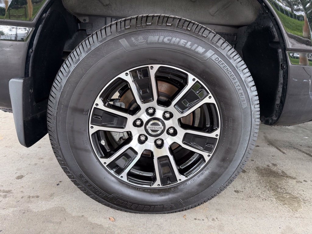 Used 2021 Nissan Titan SV w/ SV Convenience Package RWD image 24
