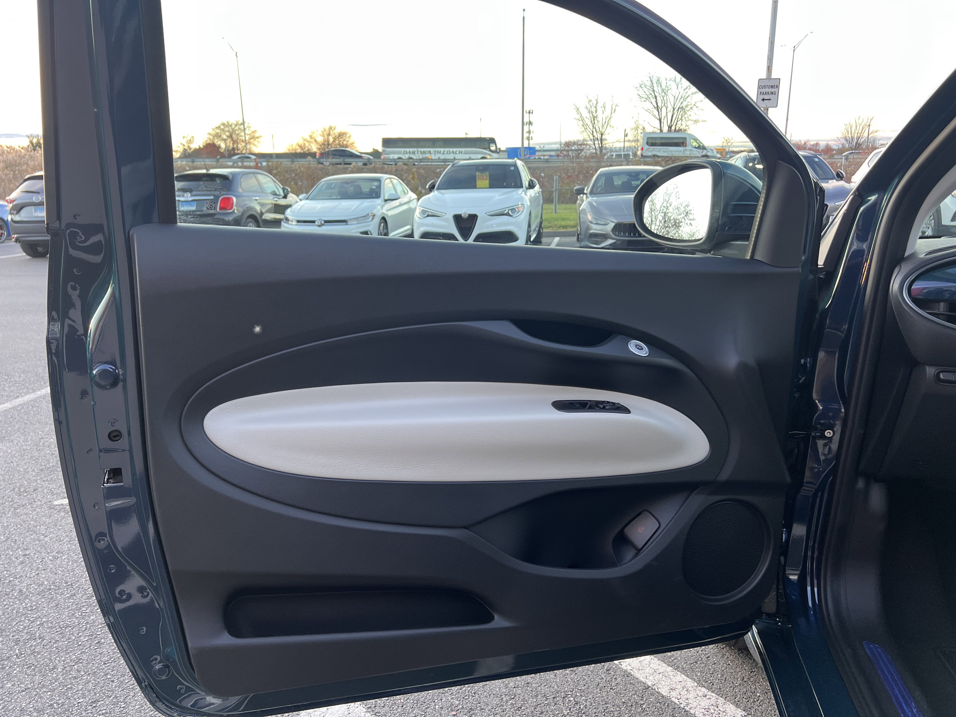 New 2025 FIAT 500 e w/ Quick Order Package 21B Icona image 13