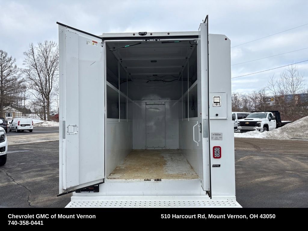 Used 2025 Chevrolet Express 3500 w/ Power Convenience Package image 25