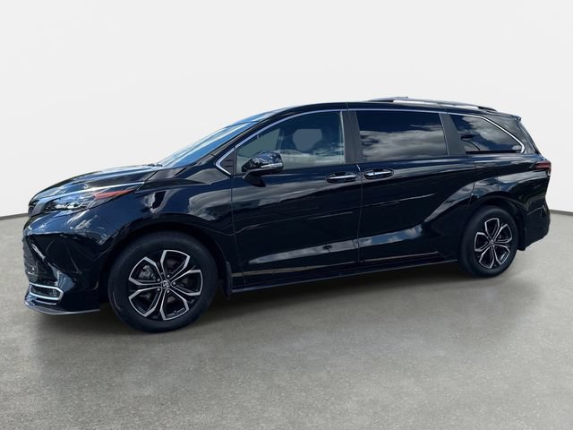 Used 2025 Toyota Sienna Platinum AWD/4WD image 2
