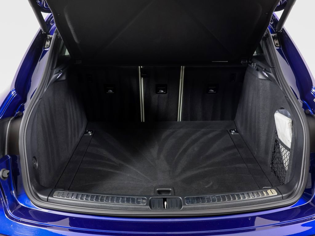 Certified 2024 Porsche Macan image 32
