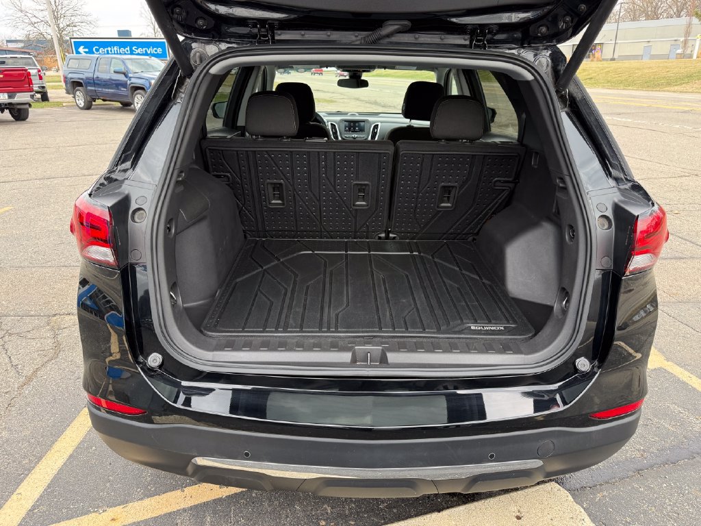 Certified 2024 Chevrolet Equinox LT w/ LPO, Floor Liner Package FWD image 5