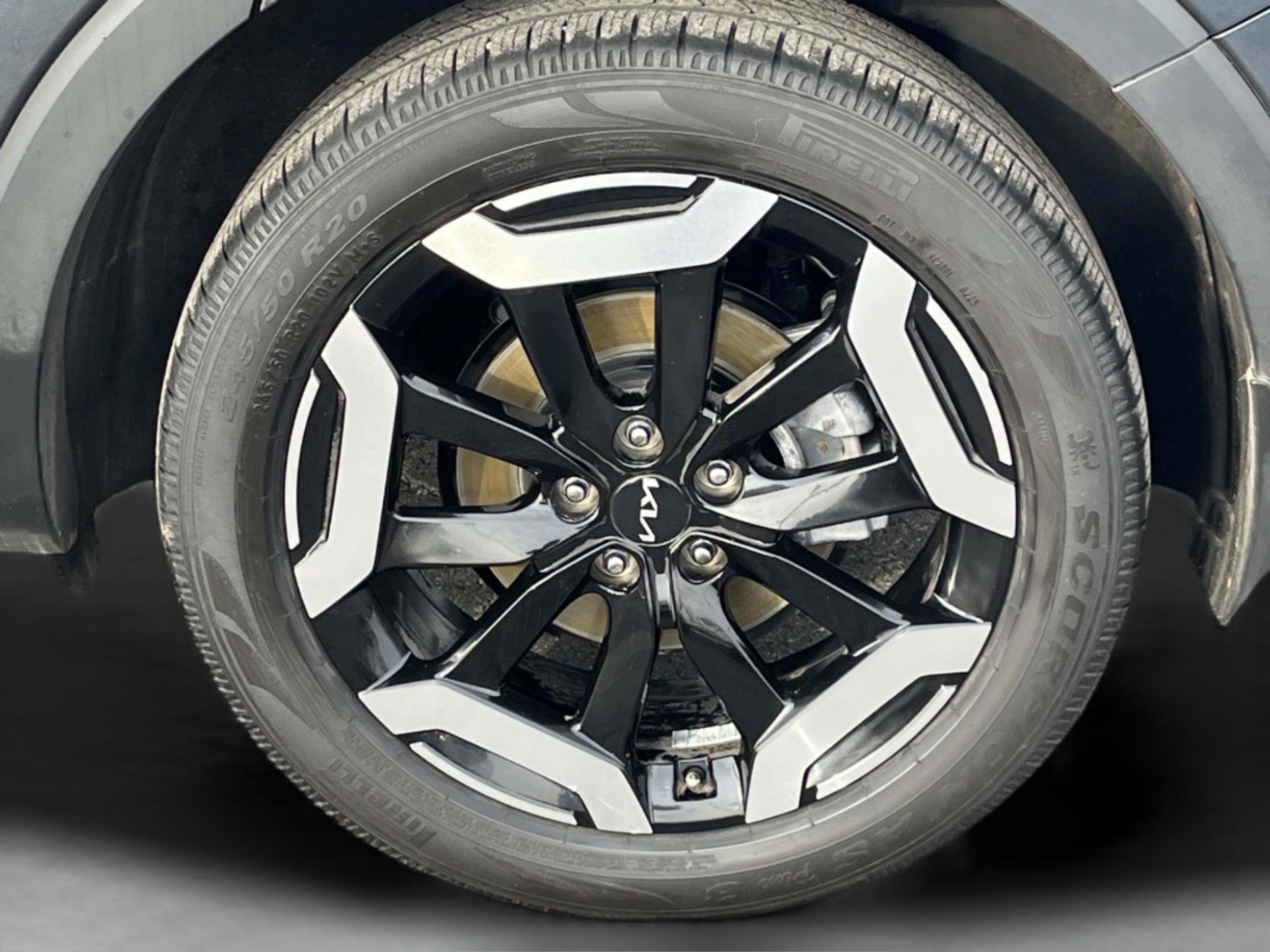 Used 2024 Kia Telluride EX image 11