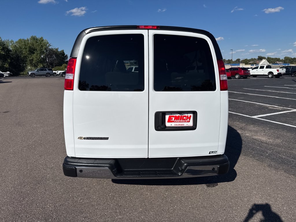Used 2025 Chevrolet Express 3500 LT w/ LT Preferred Equipment Group RWD image 4
