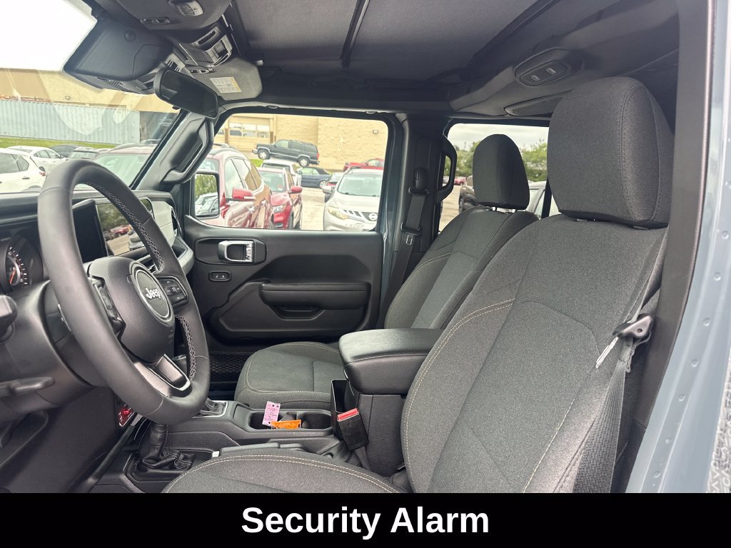 Used 2025 Jeep Gladiator Sport AWD/4WD image 13